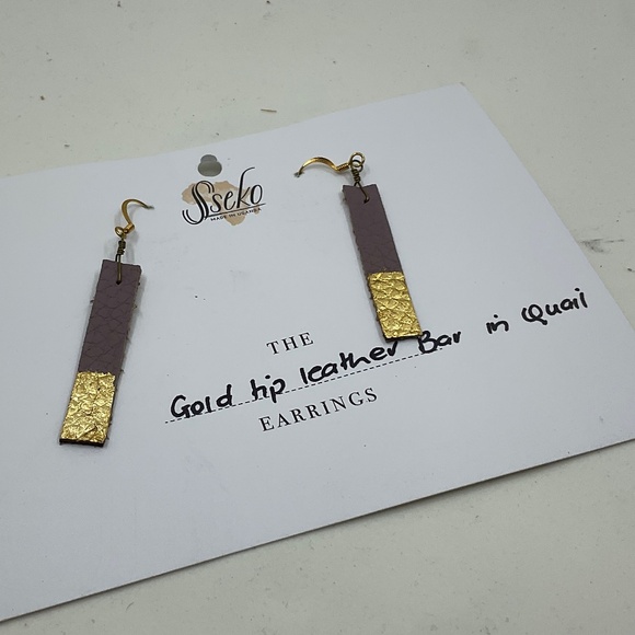 Sseko Gold tip leather bar earrings - Picture 1 of 1